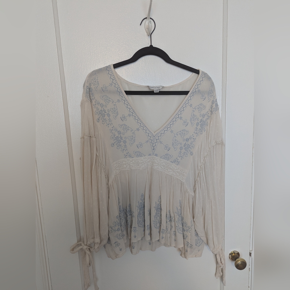 American Eagle Outfitters Cream and Blue Embroidered Floral Blouse XL